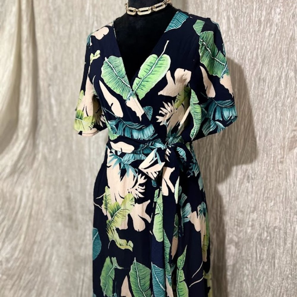 SHEIN  MID-LENGTH BOHO WRAP DRESS IN WITH  PALM PRINT size Medium V-neck